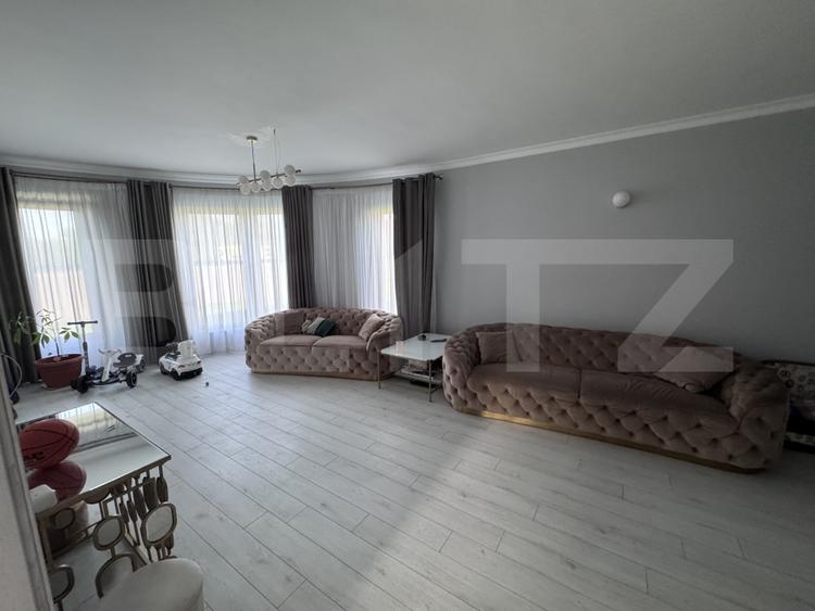 Casa de vanzare, 380 mp, zona Vest