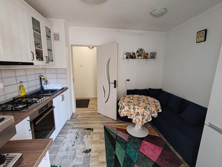 Apartament 2 camere mobilat si utilat zona Tractorul