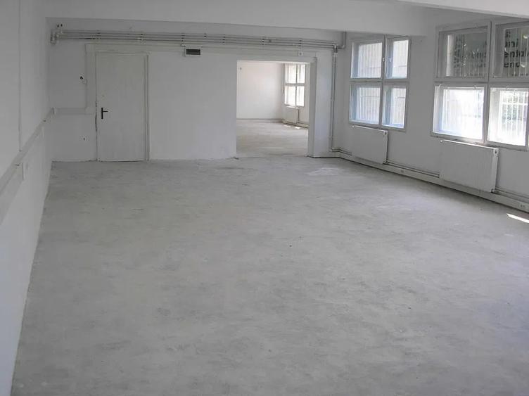 Spatiu comercial, 220 mp, zona 1 Mai