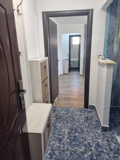 Inchiriez Apartament 2 camere semidecomandat ,sibiu,mihai viteazu