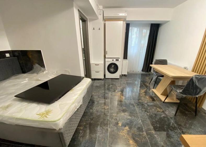 Apartament 1 camera, decomandat, etaj 1/4, zona Palas