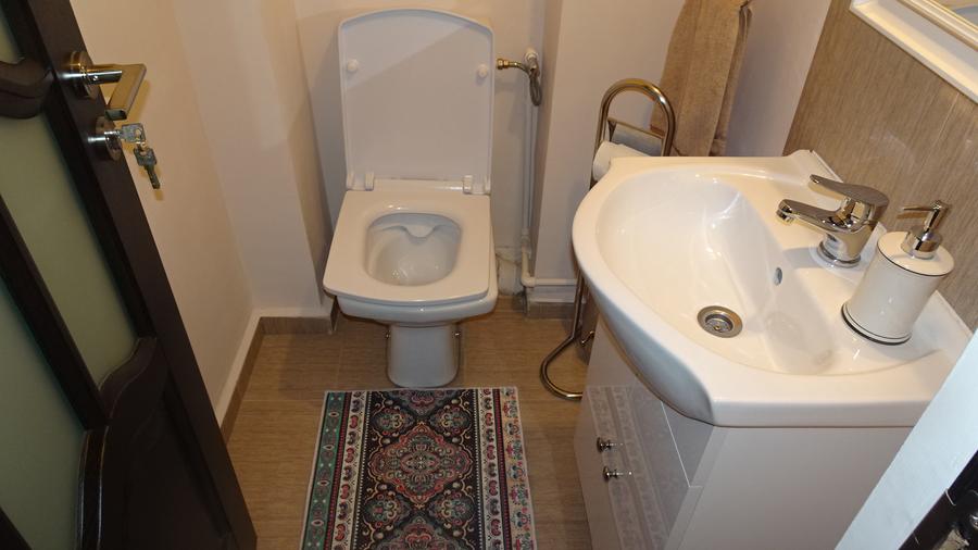 Inchiriez apartament cu 4 camere decomandat in Deva, Kogalniceanu (Pacii), et. 2