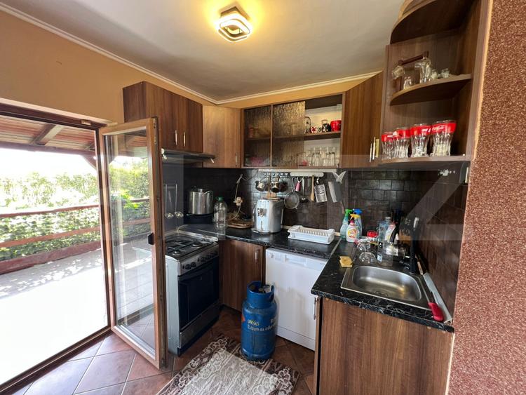 Casă de vânzare, cu 3 camere, 100 mp, zona Odoreului