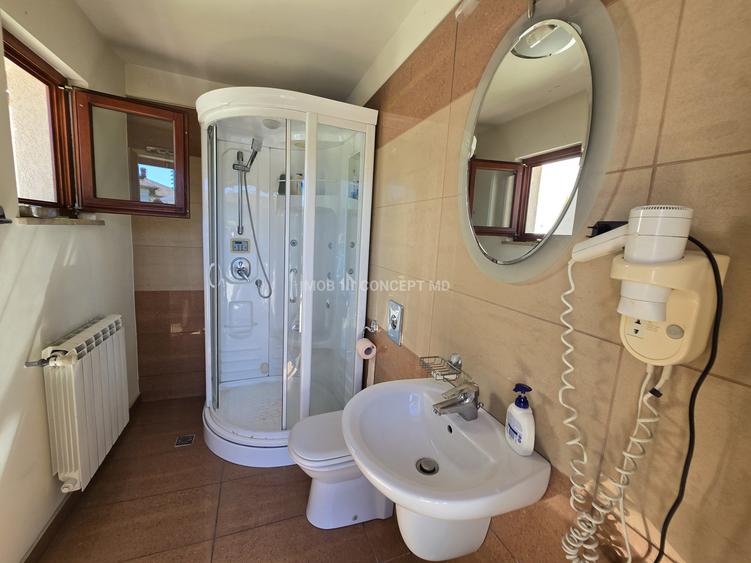 VANZARE Casa-vila deosebita cu 5 camere si 1141 mp teren in zona Centrala