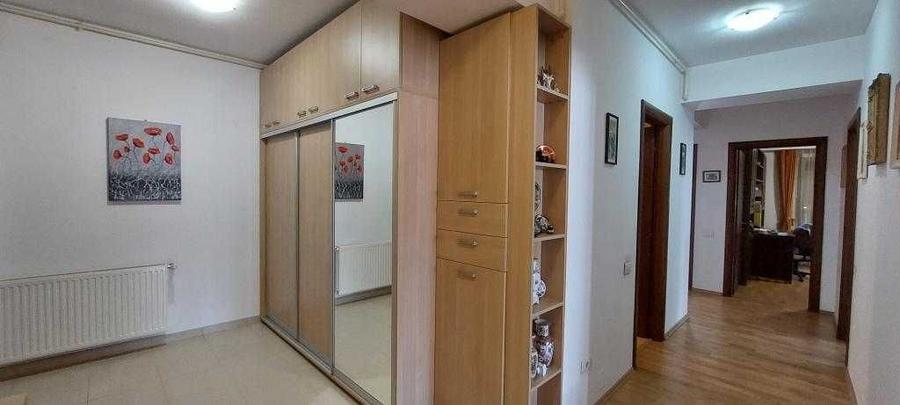 Decomandat,121mp utili+terasa,et 1/5,2 loc parcare subteran si suprateran,mobila