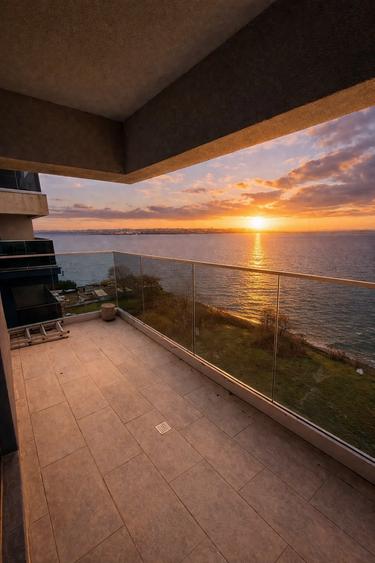 2 Camere Decomandat Mamaia Zona Rex Vedere Frontală La Lac