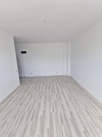 3 camere decomandat Grand Arena Mall / Parcare