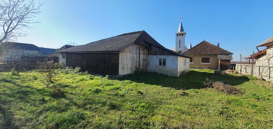De vânzare o proprietate imobiliare, situata în Remeți pe Someș (Mireșu Mare)