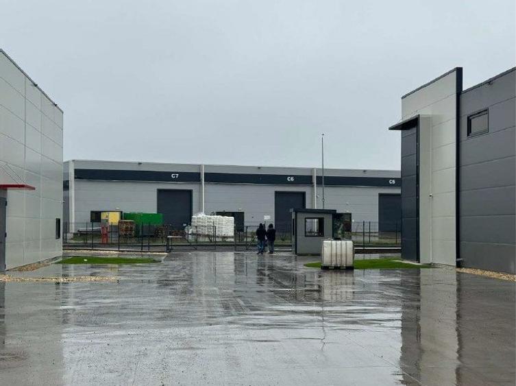 DE INCHIRIAT – HALĂ INDUSTRIALĂ / LOGISTICĂ PREMIUM – DN7