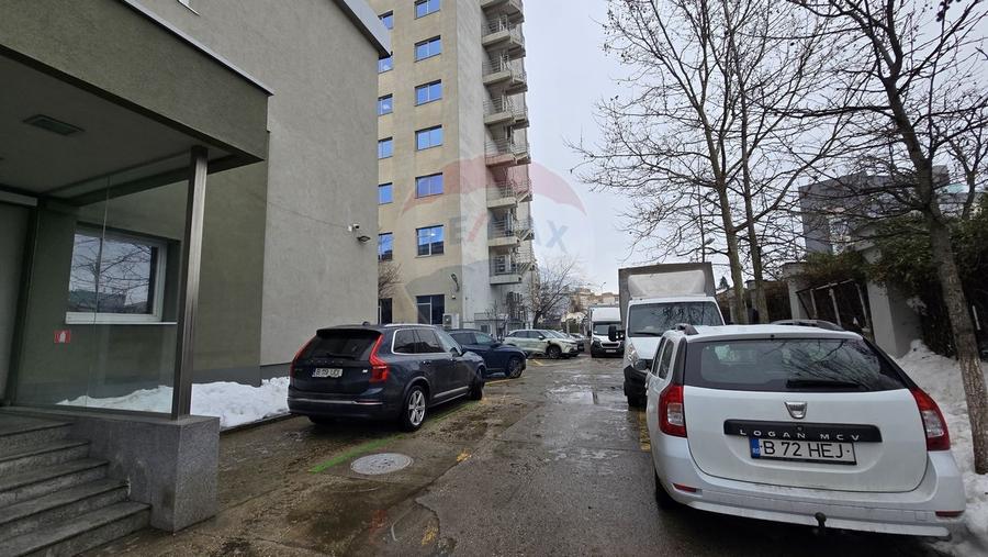 DE VÂNZARE Spațiu de birouri 1,780mp în zona 13 Septembrie