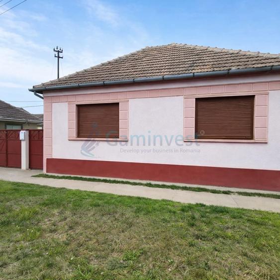 Casa cu teren de 1350 mp de renovat in Gepiu, la 18 km de Oradea
