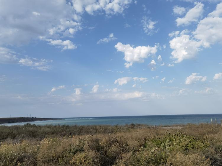 Teren intravilan 12.600 mp în apropiere de Beach Please și Nibiru