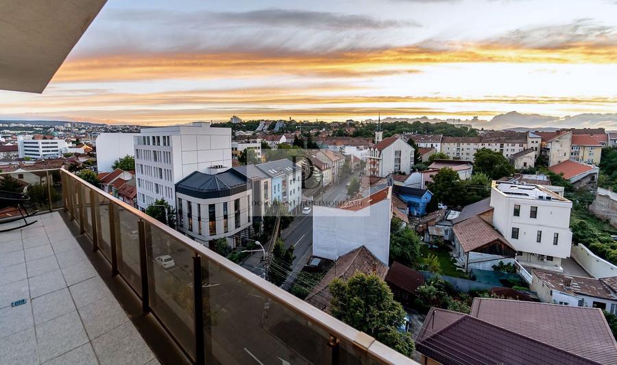 Penthouse cu 3 camere | 2 parcări subterane incluse | Centru -Decebal
