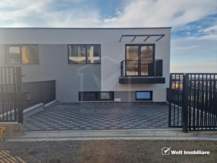 Vila in duplex, intr-o zona linistita, D+P+E, Dezmir