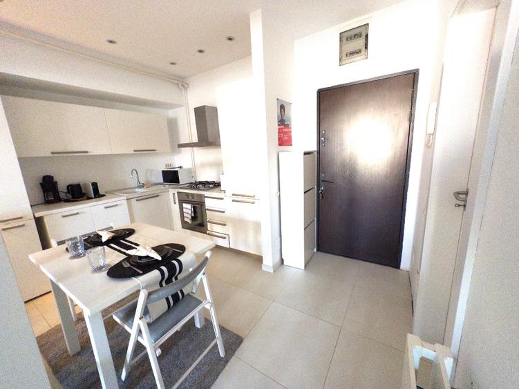 Inchiriez garsoniera studio cu terasa ultracentral parc  Cismigiu