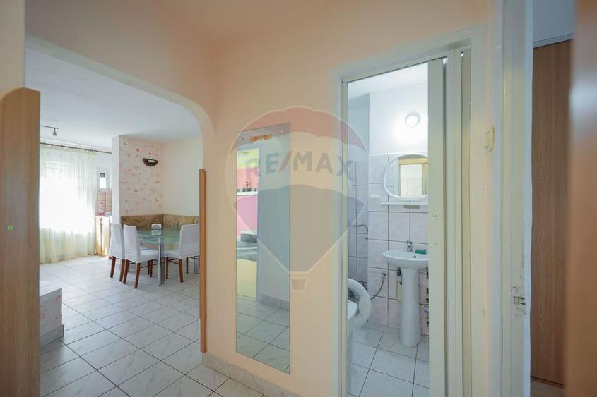 De vânzare apartament cu 3 camere zona Dacia