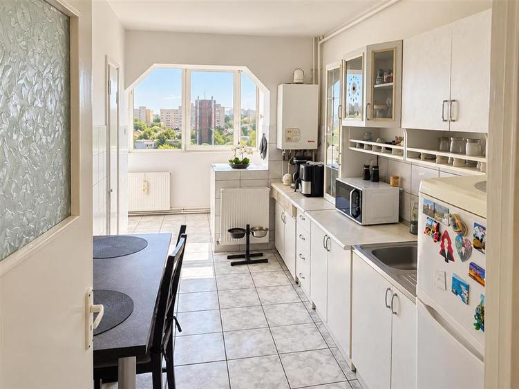 Apartament 3 camere decomandat | Calea Bucuresti | Luminos si spațios