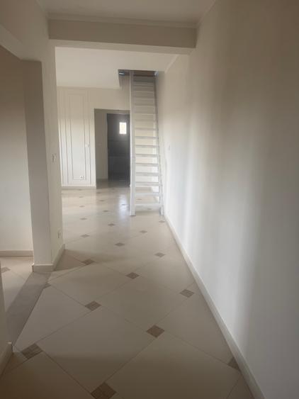 Vand apartament 3 camere Dambovita mansarda 92000 euro