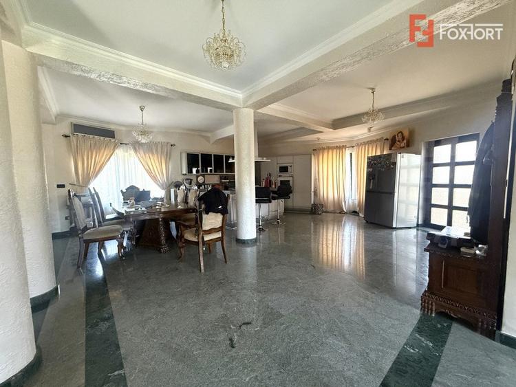 COMISION 0% Casa individuala exclusivista cu 7 camere si piscina in Dumbravita