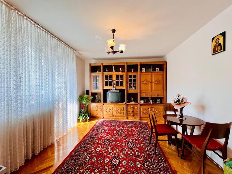 Apartament 3 camere| etaj intermediar |zona Manastur