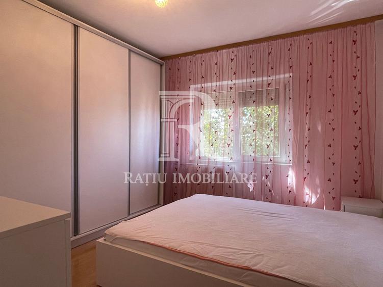 Apartament cu 3 camere | Decomandat | Parcare | Nufărul | Oradea