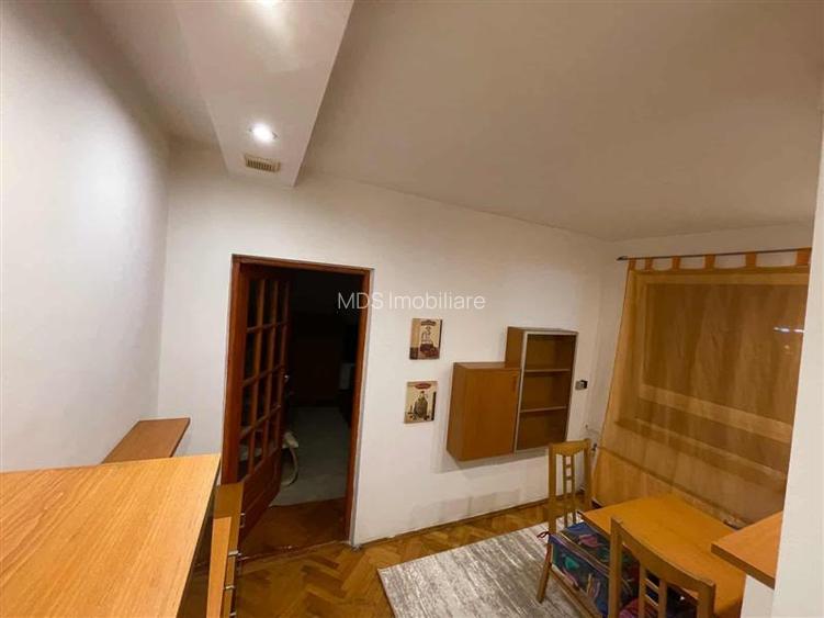 Decomandat, mobilat si utilat, Piata Marasti - 4