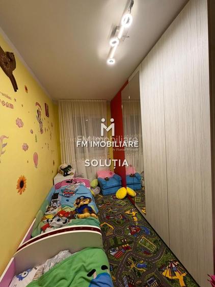 Apartament  3 camere decomandat, etajul 2 -zona Casa de Pensii - 14