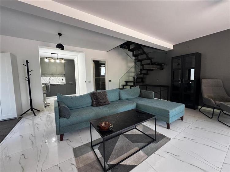 Casa Tip Duplex , situata in cartierul Dambul Rotund!