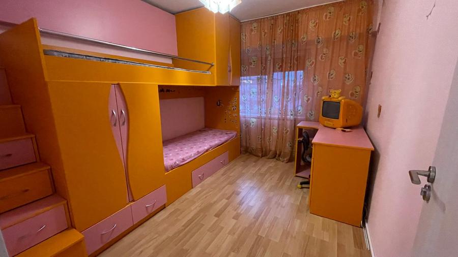 Apartament 3 camere - zona ICIL - 150.000 euro negociabil (Cod E11+E12)