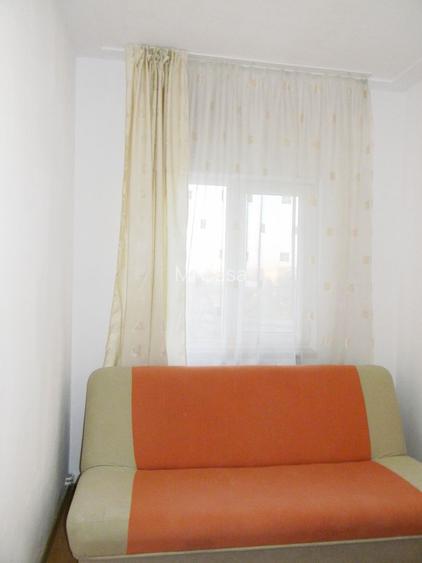 Apartament cu 3 camere mobilate,cartier Tractoru - 8
