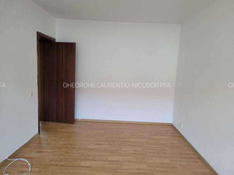 Casa de vanzare in apropierea Scoalii Americane - 13