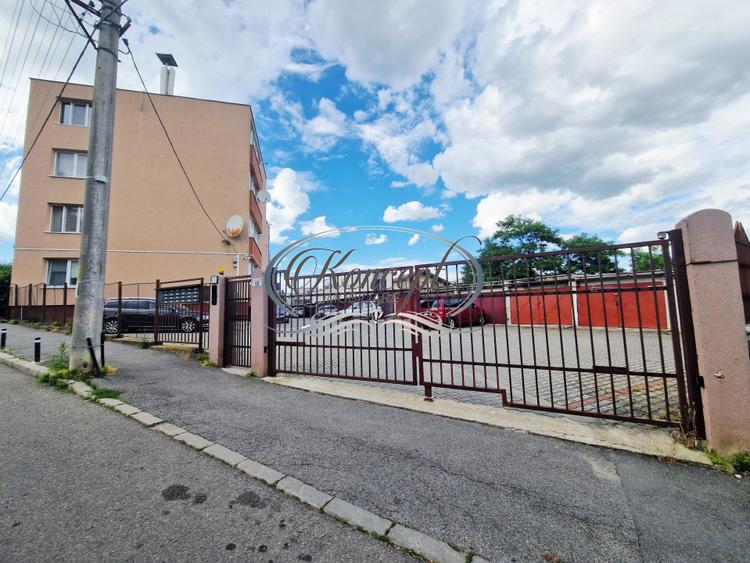 Apartament modern cu acces securizat si supraveghere video in Gruia