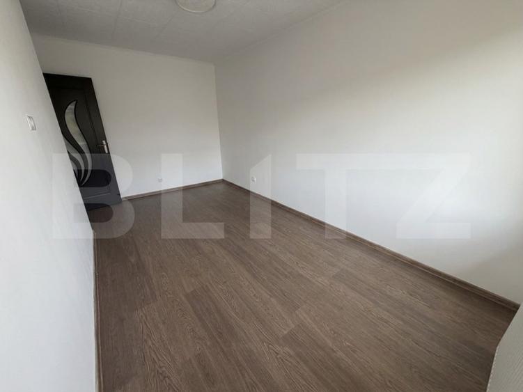 Apartament, 4 camere, 113mp, 2 parcari, 3 balcoane, pod, zona Terra