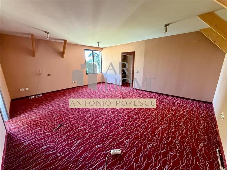 Inchiriere spatiu comercial stradal P+1E, in Baicoi, zona centrala.