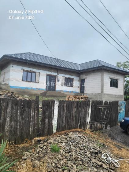 Vând casă cu 27000 mp teren,  - 3
