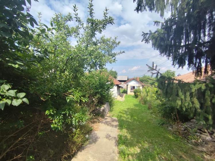 Casa, anexe si teren Floresti Prahova 1075mp.!