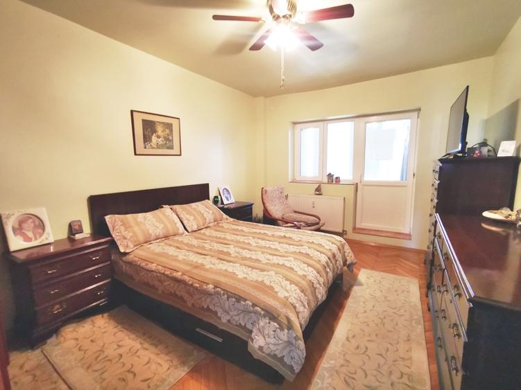 Vanzare 4 cam modern,complet renovat 100 mp, boxa si parcare ADP zona Parlament