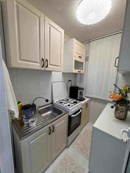 Apartament cu 2 camere decomandat – Mobilat și utilat complet