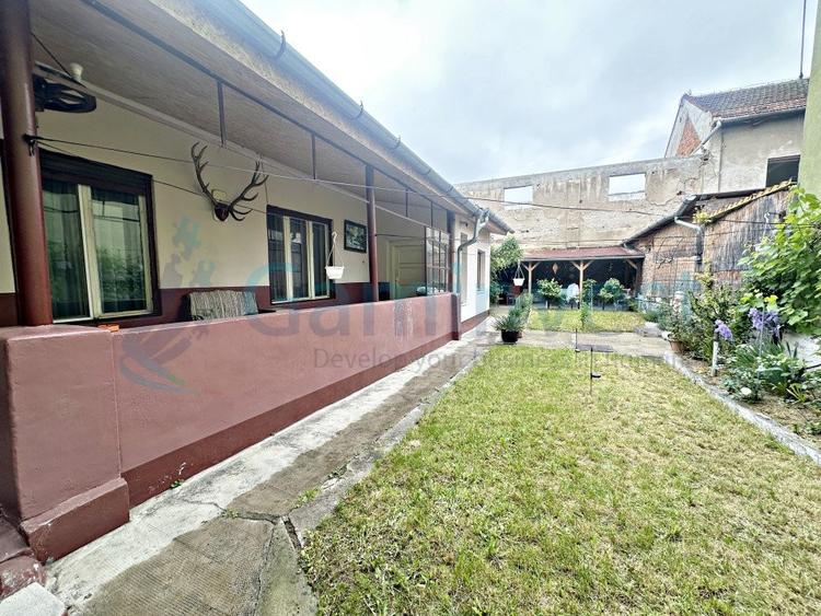 Casa singur in curte de vanzare, 2 minute de Sirul Canonicilor, Oradea