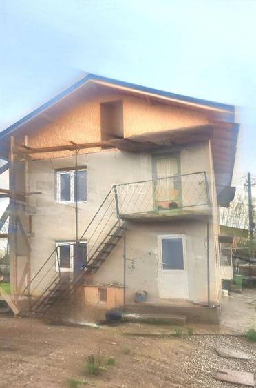 CASAcu ETAJ 178 mp/teren 700 mp proiect HOSTEL BRAZI