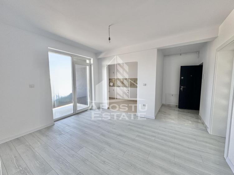 Apartamente cu 3 camere complet finalizate, disponibile imediat.
