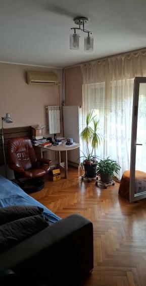 Vând apartament cu 3 camere, Rogerius