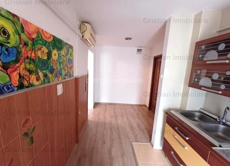 Ultracentral  2 cam ARATA BINE confort 1 Decomandat zona Calarasi - 12