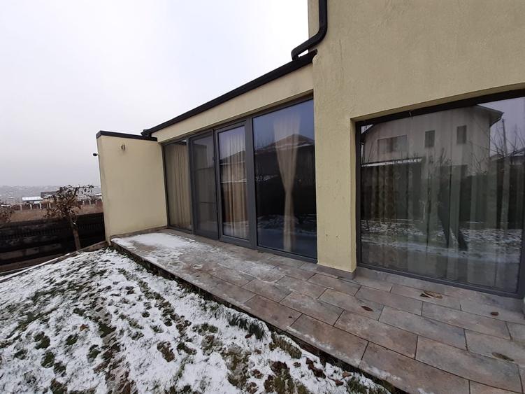 Vila de vanzare Valea Lupului