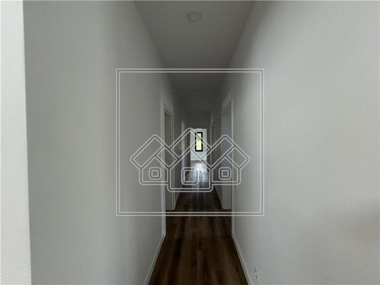 Casa 4 camere, 145 mp utili, panouri solare si pompa de caldura