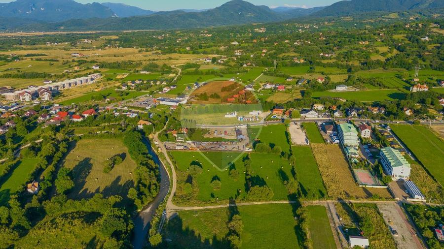 Teren intravilan 7.660 mp lângă Bran, panoramă 360°, comision 0%
