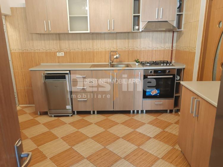 Casă spațioasă cu 7 camere, ideală pentru familie numeroasa - 26
