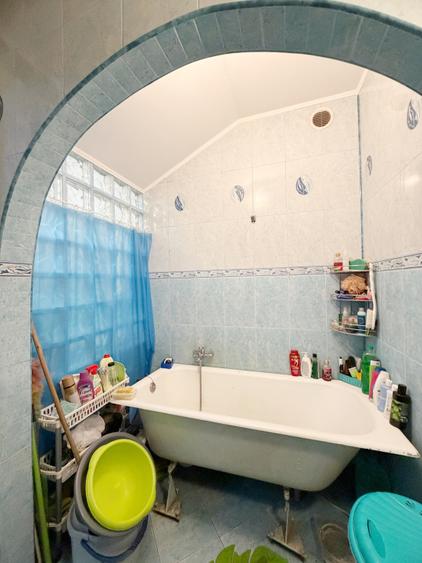 Apartament 4 camere, semidecomandat, 111mp - Complexul Studențesc