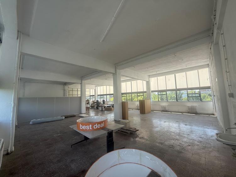 Spatiu Industrial 260Mp la etajul 3 cu Lift Marfa
