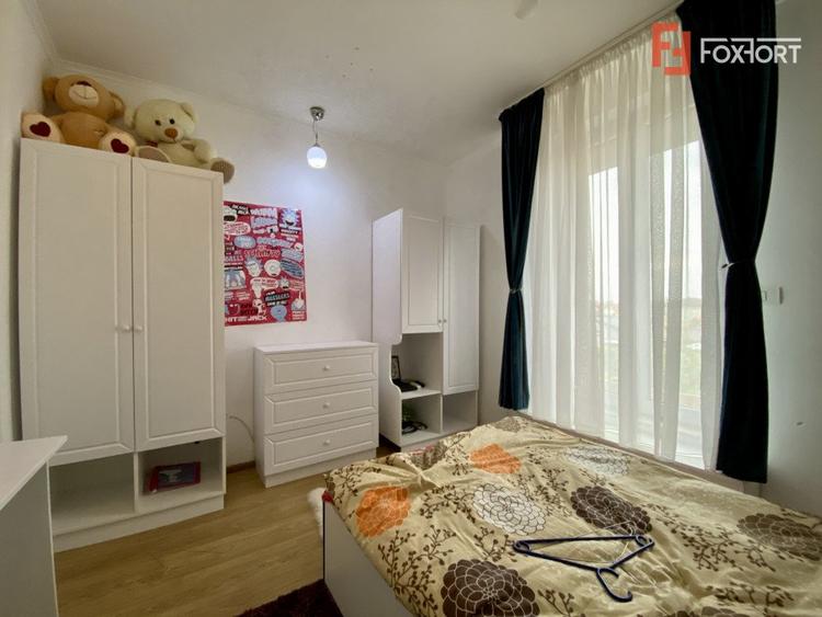Casa cu 6 camere de vanzare in localitatea Sanandrei, zona Centrala